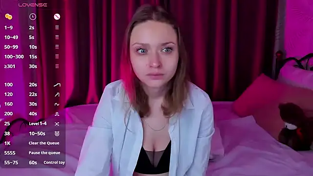 Snapshot of Linda_Bryant chatting on 12/08/24, 12:40 Linda Bryant online show from 12/08/24, 12:40