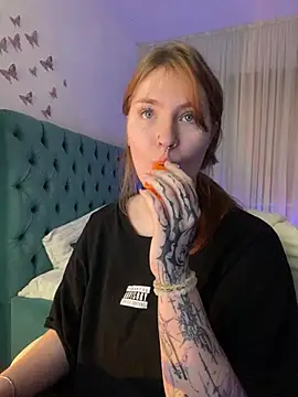 Snapshot of _Chlo__e chatting on 03/13/25, 11:27 Chlo e online show from 03/13/25, 11:27