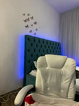 Snapshot of _Chlo__e chatting on 09/12/25, 12:05 Chlo e online show from 09/12/25, 12:05