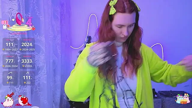  Chlo  e online show from 12/20/25, 04:03