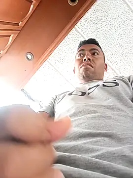 Diego leon27 online show from 09/26/25, 04:33