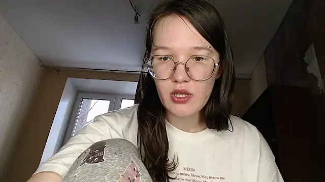 Snapshot of MiriamOr chatting on 02/12/25, 11:07 MiriamOr online show from 02/12/25, 11:07