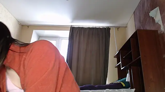 Snapshot of MiriamOr chatting on 02/19/25, 10:23 MiriamOr online show from 02/19/25, 10:23