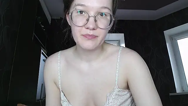 Snapshot of MiriamOr chatting on 03/16/25, 10:55 MiriamOr online show from 03/16/25, 10:55