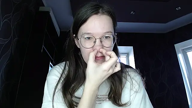 Snapshot of MiriamOr chatting on 03/21/25, 07:55 MiriamOr online show from 03/21/25, 07:55