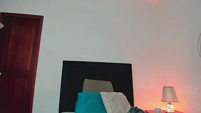 Snapshot of Nina_Cavaali chatting on 12/29/24, 02:21 Nina Cavaali online show from 12/29/24, 02:21