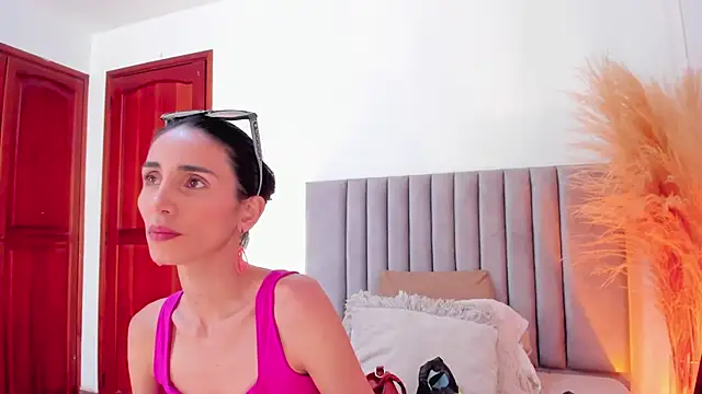 Snapshot of Nina_Cavaali chatting on 01/21/25, 06:12 Nina Cavaali online show from 01/21/25, 06:12