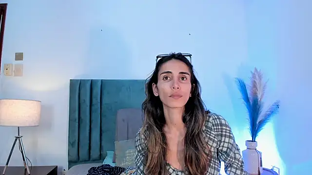 Snapshot of Nina_Cavaali chatting on 02/10/25, 05:52 Nina Cavaali online show from 02/10/25, 05:52