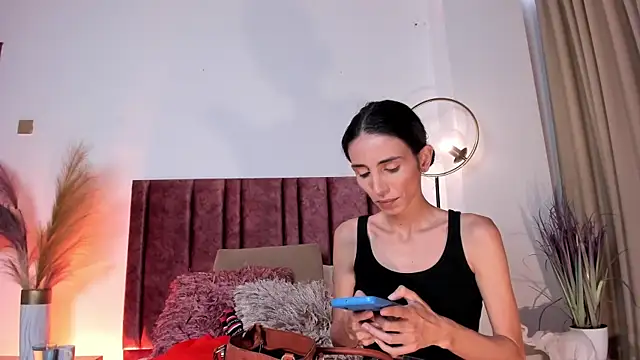 Snapshot of Nina_Cavaali chatting on 03/21/25, 06:18 Nina Cavaali online show from 03/21/25, 06:18