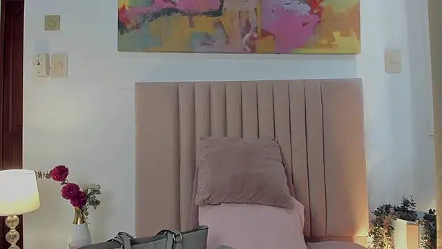 Snapshot of Nina_Cavaali chatting on 10/07/25, 11:51 Nina Cavaali online show from 10/07/25, 11:51