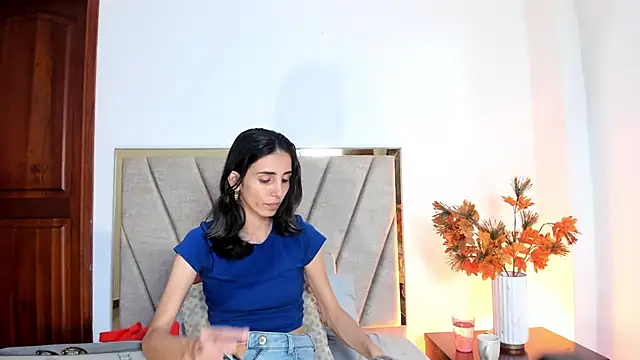 Snapshot of Nina_Cavaali chatting on 10/14/25, 06:31 Nina Cavaali online show from 10/14/25, 06:31