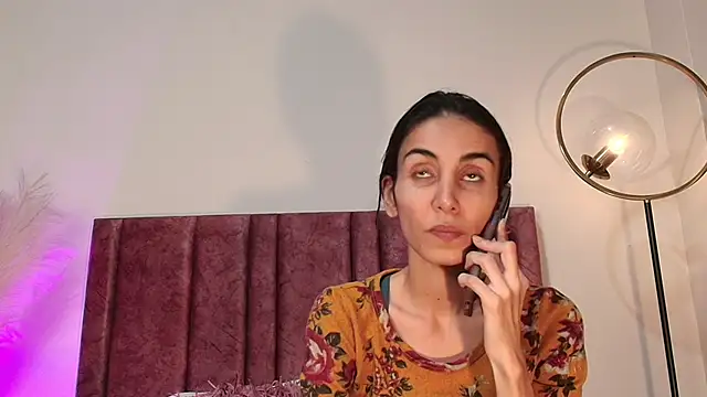 Snapshot of Nina_Cavaali chatting on 10/27/25, 06:12 Nina Cavaali online show from 10/27/25, 06:12