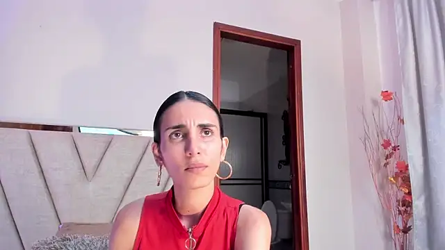 Snapshot of Nina_Cavaali chatting on 11/10/25, 05:56 Nina Cavaali online show from 11/10/25, 05:56