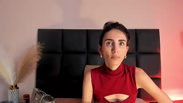 Snapshot of Nina_Cavaali chatting on 12/02/25, 06:03 Nina Cavaali online show from 12/02/25, 06:03