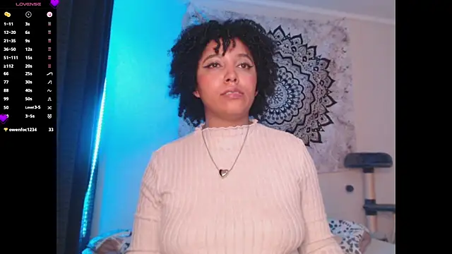 Snapshot of michell_bling1 chatting on 03/05/25, 06:23 michell bling1 online show from 03/05/25, 06:23
