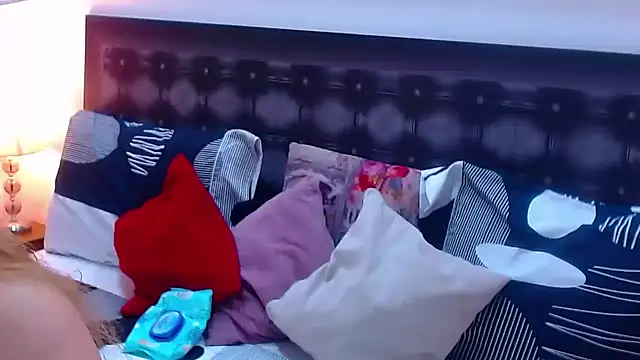 sandra 20 online show from 10/26/25, 10:32