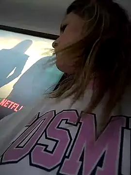 Mia Hampton online show from 12/21/24, 08:00