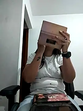 Mia Hampton online show from 01/11/26, 08:25