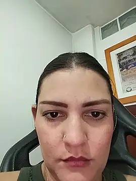 Mia Hampton online show from 05/19/26, 08:59