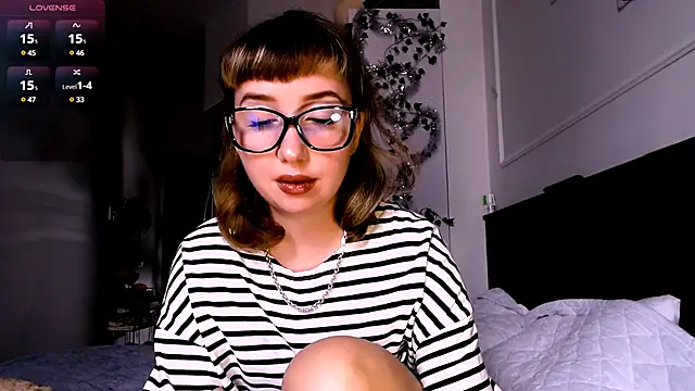 Snapshot of Cosmo_Riri chatting on 01/12/25, 06:39 Cosmo Riri online show from 01/12/25, 06:39