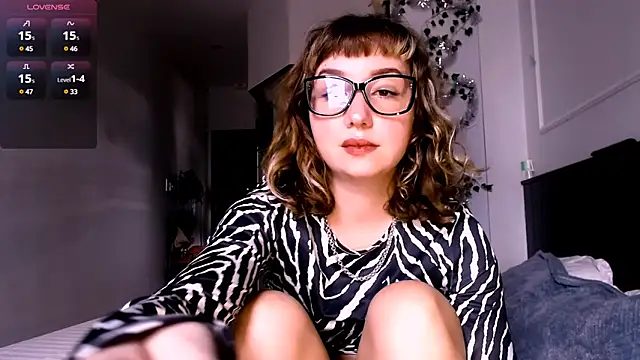 Snapshot of Cosmo_Riri chatting on 01/13/25, 06:38 Cosmo Riri online show from 01/13/25, 06:38