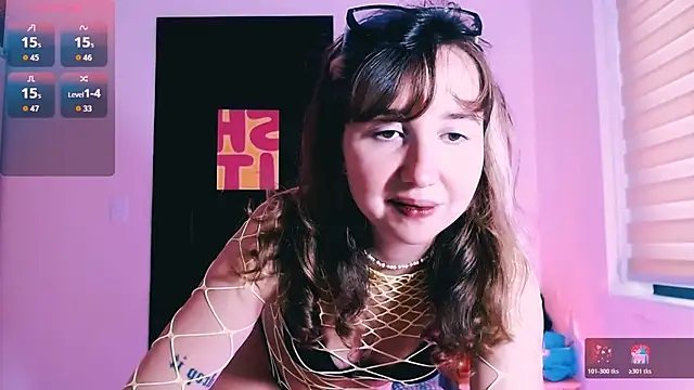 Cosmo Riri online show from 11/23/25, 06:46