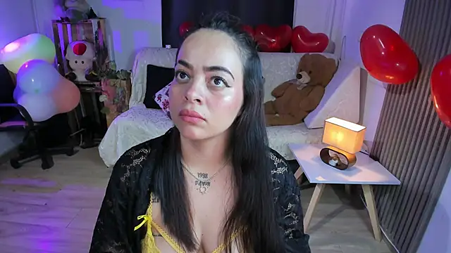 Cuttiealice online show from 02/18/25, 03:32