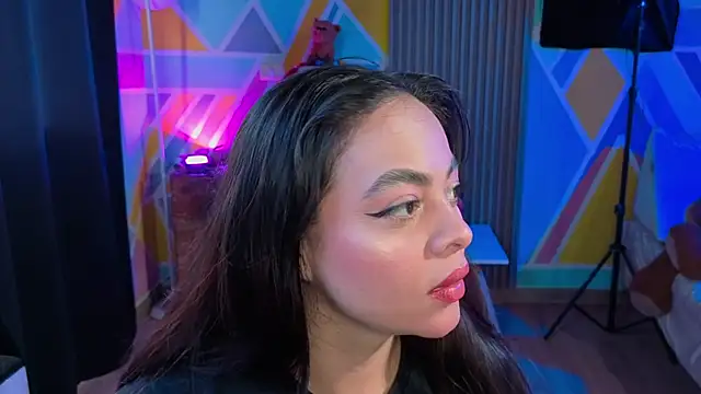 Cuttiealice online show from 10/17/25, 01:57