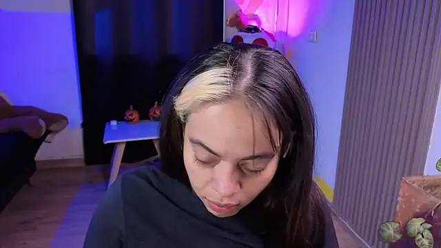 Cuttiealice online show from 11/30/25, 11:36