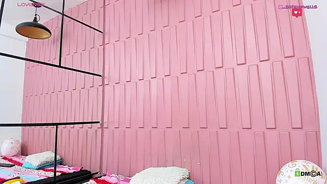 Briana Wells  online show from 12/21/24, 09:15