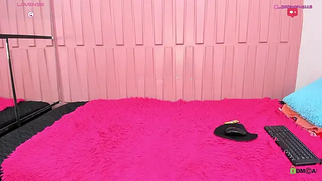 Briana Wells  online show from 01/08/25, 04:33