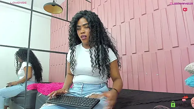 Briana Wells  online show from 02/21/25, 01:00