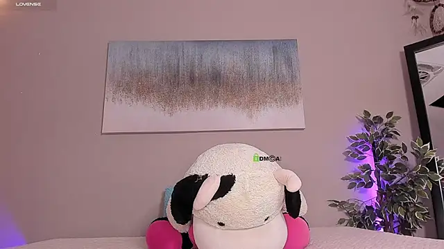 Briana Wells  online show from 10/23/25, 01:21