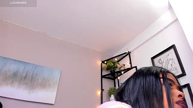 Briana Wells  online show from 03/26/26, 12:33