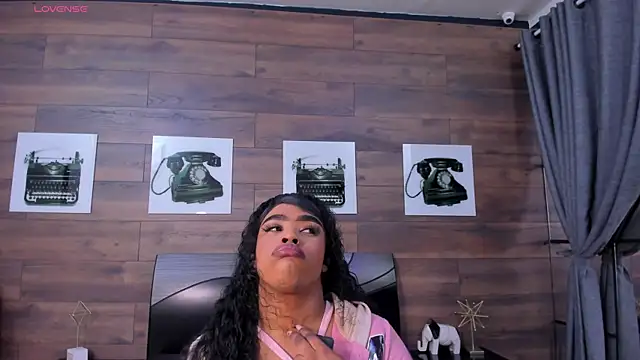 Snapshot of Briana_Wells_ chatting on 07/11/26, 12:30 Briana Wells online show from 07/11/26, 12:30