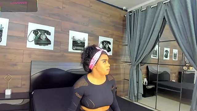 Snapshot of Briana_Wells_ chatting on 07/12/26, 12:29 Briana Wells online show from 07/12/26, 12:29