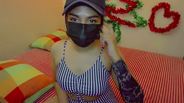 Kiara-Tanvi online show from 12/23/24, 04:28