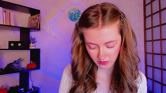 Snapshot of KateCuddle chatting on 12/25/24, 02:25 KateCuddle online show from 12/25/24, 02:25