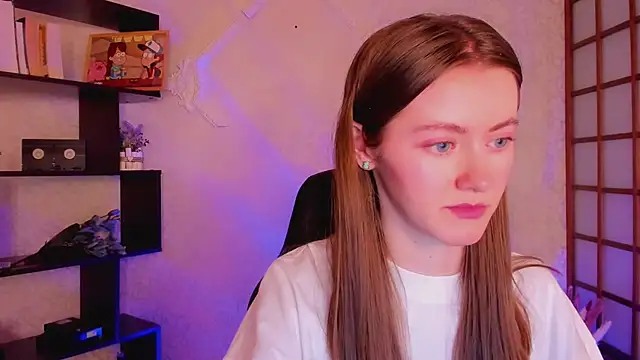 Snapshot of KateCuddle chatting on 01/14/25, 05:08 KateCuddle online show from 01/14/25, 05:08