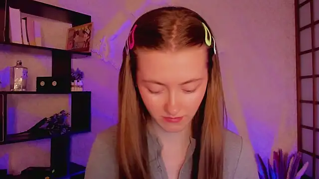 Snapshot of KateCuddle chatting on 01/29/25, 02:09 KateCuddle online show from 01/29/25, 02:09