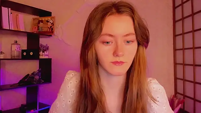 Snapshot of KateCuddle chatting on 02/10/25, 02:08 KateCuddle online show from 02/10/25, 02:08