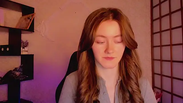 Snapshot of KateCuddle chatting on 02/13/25, 05:16 KateCuddle online show from 02/13/25, 05:16