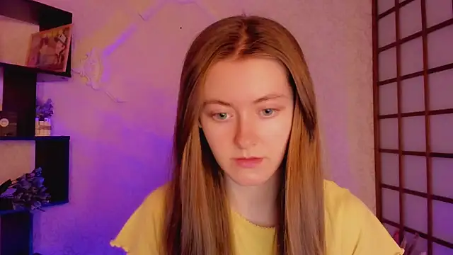 Snapshot of KateCuddle chatting on 02/18/25, 02:05 KateCuddle online show from 02/18/25, 02:05