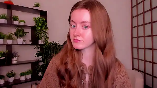 Snapshot of KateCuddle chatting on 09/15/25, 02:33 KateCuddle online show from 09/15/25, 02:33