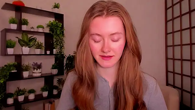 Snapshot of KateCuddle chatting on 10/07/25, 02:31 KateCuddle online show from 10/07/25, 02:31