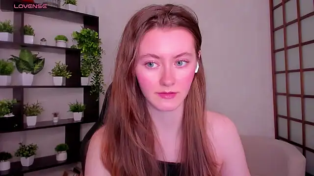 Snapshot of KateCuddle chatting on 11/20/25, 02:34 KateCuddle online show from 11/20/25, 02:34