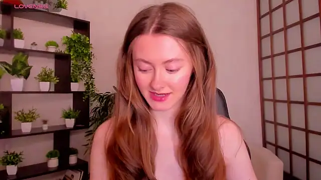 Snapshot of KateCuddle chatting on 11/28/25, 02:58 KateCuddle online show from 11/28/25, 02:58