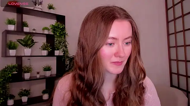 Snapshot of KateCuddle chatting on 12/15/25, 03:33 KateCuddle online show from 12/15/25, 03:33