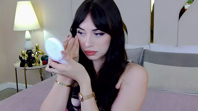 Betty Bridge online show from 10/19/25, 05:19