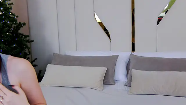 Betty Bridge online show from 01/12/26, 06:07